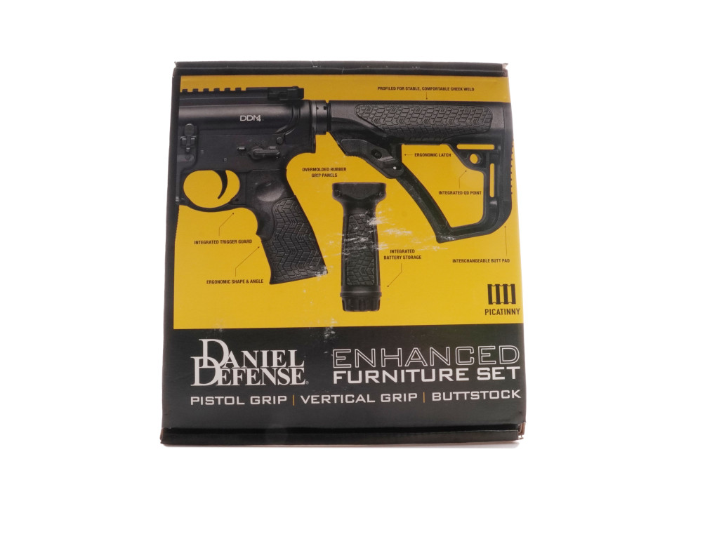 Daniel Defense Enhanced Furnitire Set, Pistol Grip, Vertical Grip